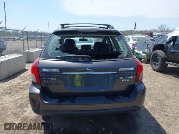 ✅ 2008 Subaru Outback XT Limited • VIN: 4S4BP63C986310522 • Лот: 42069382. Опубликован ранее на IAAI с пробегом 242 019 миль. Бесплатный доступ к архиву аукционных продаж из США и подробный отчёт об истории автомобиля на DreamBid. Изображение 17.