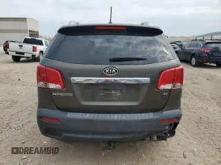 ✅ 2012 Kia Sorento EX • VIN: 5XYKUDA63CG296217 • Lot: 82467725. Wystawiony na Copart z przebiegiem Nie podano. Bezpłatny archiwum sprzedaży aukcyjnych z USA i szczegółowy raport historii pojazdu na DreamBid. Zdjęcie 6.