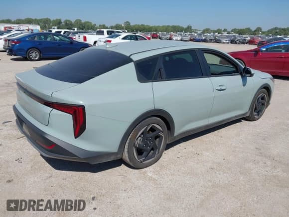 ✅ 2025 Kia K4 EX • VIN: 3KPFU4DE2SE012429 • Lot: 43194731. Wystawiony na IAAI z przebiegiem Nie podano. Bezpłatny archiwum sprzedaży aukcyjnych z USA i szczegółowy raport historii pojazdu na DreamBid. Zdjęcie 4.