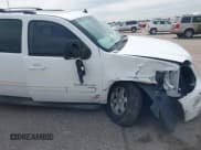 ✅ 2010 GMC Yukon XL SLT • VIN: 1GKUKKE38AR271030 • Lot: 42392502. Wystawiony na IAAI z przebiegiem 188 107 mil. Bezpłatny archiwum sprzedaży aukcyjnych z USA i szczegółowy raport historii pojazdu na DreamBid. Zdjęcie 6.