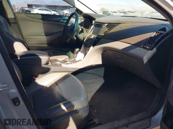 2012 Hyundai Sonata SE with VIN 5NPEC4AC1CH331366, listed as a IAAI auction lot 41238227 with 204,396 mi miles and . Bid and sale history available at DreamBid. Image 5.