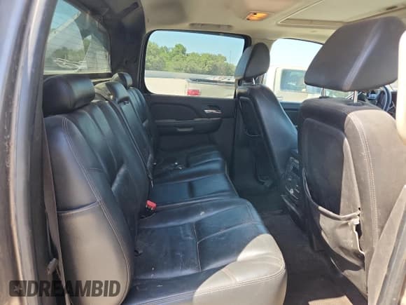 ✅ 2007 Chevrolet Avalanche LS • VIN: 3GNEC12097G294530 • Lot: 66284155. Listed on Copart with 300,600 mi. Free auction sales archive from the USA and detailed vehicle history report at DreamBid. Image 10.