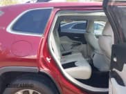 ✅ 2020 Jeep Cherokee Latitude Plus • VIN: 1C4PJMLB9LD506018 • Lot: 43246882. Wystawiony na IAAI z przebiegiem 62 478 mil. Bezpłatny archiwum sprzedaży aukcyjnych z USA i szczegółowy raport historii pojazdu na DreamBid. Zdjęcie 8.