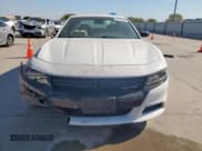 ✅ 2020 Dodge Charger SXT • VIN: 2C3CDXBG3LH133229 • Lot: 82325405. Wystawiony na Copart z przebiegiem 44 803 mil. Bezpłatny archiwum sprzedaży aukcyjnych z USA i szczegółowy raport historii pojazdu na DreamBid. Zdjęcie 5.
