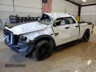 2021 Ram 1500 Warlock z VIN 1C6RR6GT3MS506620, wystawiony jako Copart lot #55771165 z przebiegiem 92 691 mil mil oraz Czysty tytuł • Clean title. Historia ofert i sprzedaży dostępna na DreamBid. Obrazek 1.