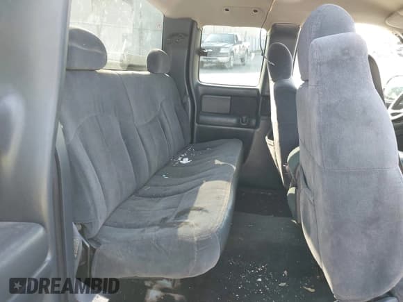 ✅ 2000 Chevrolet Silverado 1500 LS • VIN: 2GCEC19T6Y1376833 • Lot: 43355140. Wystawiony na IAAI z przebiegiem 228 369 mil. Bezpłatny archiwum sprzedaży aukcyjnych z USA i szczegółowy raport historii pojazdu na DreamBid. Zdjęcie 8.