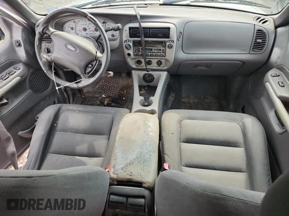 ✅ 2002 Ford Explorer Sport Trac Value • VIN: 1FMZU77E52UC17069 • Лот: 65529365. Опубликован ранее на Copart с пробегом 233 137 миль. Бесплатный доступ к архиву аукционных продаж из США и подробный отчёт об истории автомобиля на DreamBid. Изображение 8.