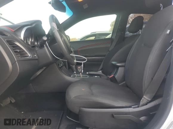 ✅ 2014 Dodge Avenger SE • VIN: 1C3CDZAB5EN220366 • Лот: 79251304. Опубликован ранее на Copart с пробегом 127 634 миль. Бесплатный доступ к архиву аукционных продаж из США и подробный отчёт об истории автомобиля на DreamBid. Изображение 7.