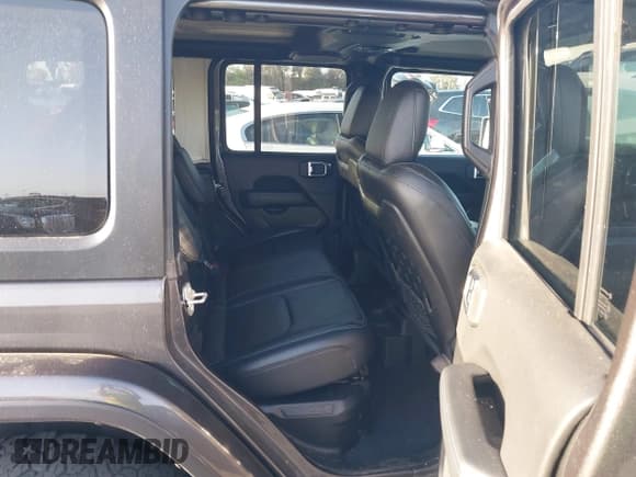 ✅ 2023 Jeep Wrangler Rubicon • VIN: 1C4JJXR67PW662277 • Лот: 41950065. Опубликован ранее на IAAI с пробегом 35 714 миль. Бесплатный доступ к архиву аукционных продаж из США и подробный отчёт об истории автомобиля на DreamBid. Изображение 8.