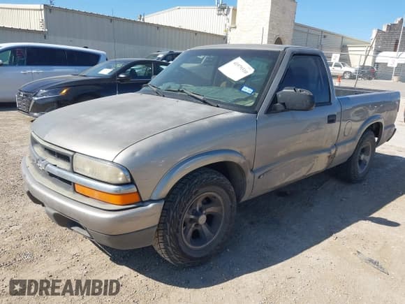 ✅ 2000 Chevrolet S-10 LS • VIN: 1GCCS14W2YK197779 • Лот: 41979310. Опубликован ранее на IAAI с пробегом 154 000 миль. Бесплатный доступ к архиву аукционных продаж из США и подробный отчёт об истории автомобиля на DreamBid. Изображение 2.
