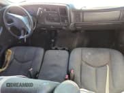 ✅ 2004 Chevrolet Silverado 2500HD LT • VIN: 1GCHK29154E111768 • Lot: 87251525. Wystawiony na Copart z przebiegiem 307 950 mil. Bezpłatny archiwum sprzedaży aukcyjnych z USA i szczegółowy raport historii pojazdu na DreamBid. Zdjęcie 8.