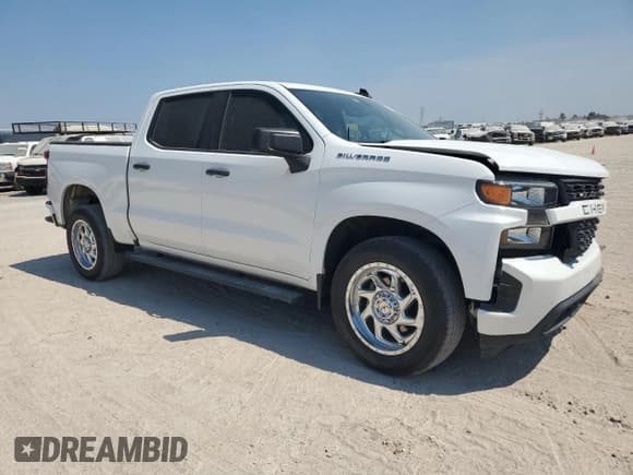 ✅ 2020 Chevrolet Silverado 1500 Custom • VIN: 3GCPWBEF5LG118583 • Lot: 68292674. Wystawiony na Copart z przebiegiem 55 987 mil. Bezpłatny archiwum sprzedaży aukcyjnych z USA i szczegółowy raport historii pojazdu na DreamBid. Zdjęcie 4.