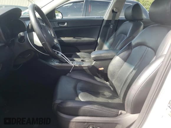 ✅ 2020 Kia Optima S • VIN: 5XXGT4L3XLG440927 • Lot: 84231025. Wystawiony na Copart z przebiegiem 53 712 mil. Bezpłatny archiwum sprzedaży aukcyjnych z USA i szczegółowy raport historii pojazdu na DreamBid. Zdjęcie 7.