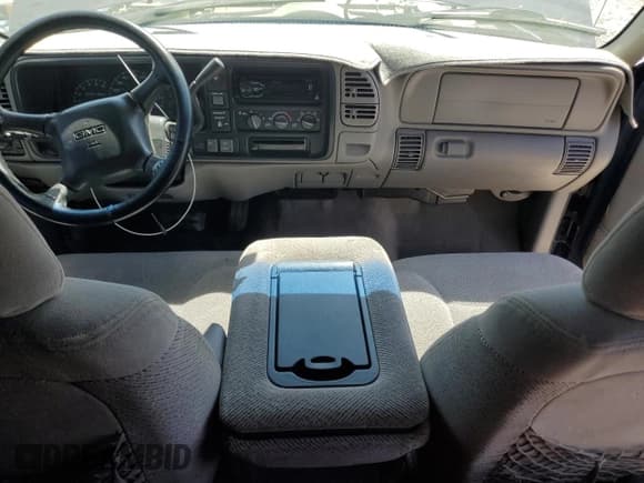 ✅ 1998 GMC Sierra 1500 • VIN: 1GTEK19R3WR515392 • Лот: 60257755. Опубликован ранее на Copart с пробегом 158 756 миль. Бесплатный доступ к архиву аукционных продаж из США и подробный отчёт об истории автомобиля на DreamBid. Изображение 8.