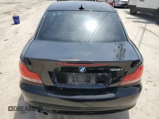 ✅ 2013 BMW 1 Series 128i • VIN: WBAUP7C51DVP25061 • Lot: 65397834. Wystawiony na Copart z przebiegiem 144 842 mil. Bezpłatny archiwum sprzedaży aukcyjnych z USA i szczegółowy raport historii pojazdu na DreamBid. Zdjęcie 6.