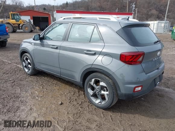 ✅ 2021 Hyundai Venue SEL • VIN: KMHRC8A36MU128047 • Lot: 41643799. Wystawiony na IAAI z przebiegiem 29 078 mil. Bezpłatny archiwum sprzedaży aukcyjnych z USA i szczegółowy raport historii pojazdu na DreamBid. Zdjęcie 3.