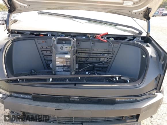 ✅ 2024 Tesla Cybertruck Cyberbeast • VIN: 7G2CEHEE3RA052538 • Lot: 43562131. Listed on IAAI with 60 mi. Free auction sales archive from the USA and detailed vehicle history report at DreamBid. Image 10.