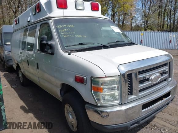 ✅ 2014 Ford Econoline Cargo Commercial • VIN: 1FDSS3ELXEDA77560 • Lot: 42091336. Wystawiony na IAAI z przebiegiem 212 974 mil. Bezpłatny archiwum sprzedaży aukcyjnych z USA i szczegółowy raport historii pojazdu na DreamBid. Zdjęcie 1.