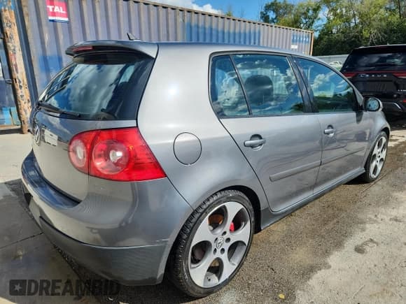 ✅ 2009 Volkswagen Golf GTI • VIN: WVWGV71K79W130750 • Lot: 70213085. Wystawiony na Copart z przebiegiem 219 216 mil. Bezpłatny archiwum sprzedaży aukcyjnych z USA i szczegółowy raport historii pojazdu na DreamBid. Zdjęcie 3.