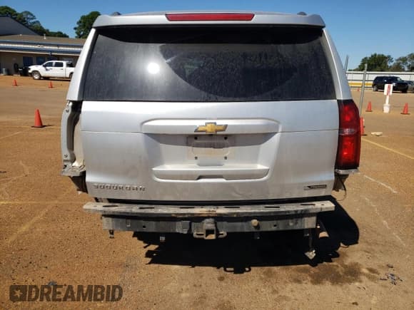 ✅ 2017 Chevrolet Suburban Premier • VIN: 1GNSKJKC7HR143736 • Lot: 69803354. Wystawiony na Copart z przebiegiem 112 993 mil. Bezpłatny archiwum sprzedaży aukcyjnych z USA i szczegółowy raport historii pojazdu na DreamBid. Zdjęcie 6.