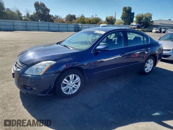 ✅ 2011 Nissan Altima S • VIN: 1N4AL2AP4BN483135 • Lot: 90254515. Listed on Copart with 152,122 mi. Free auction sales archive from the USA and detailed vehicle history report at DreamBid. Image 1.