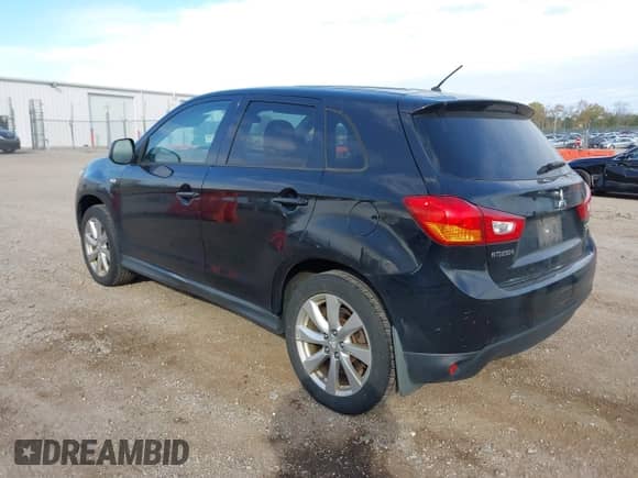 2014 Mitsubishi Outlander ES z VIN 4A4AR3AU0EE005229, wystawiony jako IAAI lot #43621061 z przebiegiem 147 459 mil mil oraz . Historia ofert i sprzedaży dostępna na DreamBid. Obrazek 3.