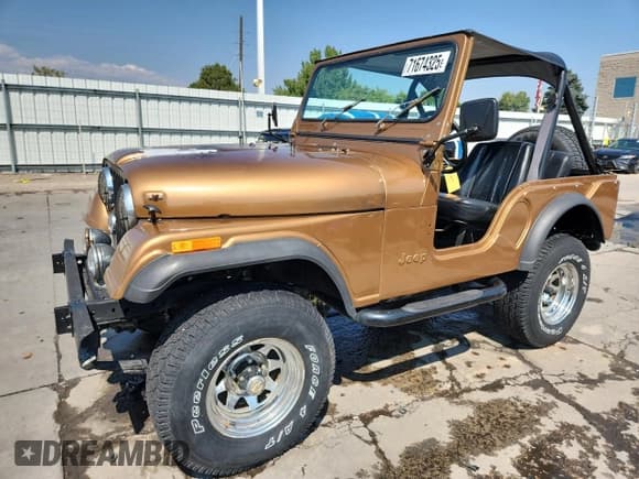 ✅ 1977 Jeep CJ • VIN: J7M83EA043070 • Lot: 71674325. Wystawiony na Copart z przebiegiem 65 639 mil. Bezpłatny archiwum sprzedaży aukcyjnych z USA i szczegółowy raport historii pojazdu na DreamBid. Zdjęcie 1.