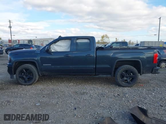 ✅ 2017 GMC Sierra 1500 SLE • VIN: 1GTV2MEC4HZ162070 • Lot: 43539258. Wystawiony na IAAI z przebiegiem 142 227 mil. Bezpłatny archiwum sprzedaży aukcyjnych z USA i szczegółowy raport historii pojazdu na DreamBid. Zdjęcie 14.