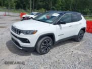 ✅ 2023 Jeep Compass (RED) Edition • VIN: 3C4NJDCN3PT565647 • Lot: 42461874. Wystawiony na IAAI z przebiegiem 42 830 mil. Bezpłatny archiwum sprzedaży aukcyjnych z USA i szczegółowy raport historii pojazdu na DreamBid. Zdjęcie 2.