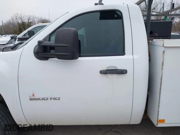 ✅ 2012 Chevrolet Silverado 2500HD Work Truck • VIN: 1GB0CVCG3CF144998 • Lot: 41381779. Wystawiony na IAAI z przebiegiem 356 380 mil. Bezpłatny archiwum sprzedaży aukcyjnych z USA i szczegółowy raport historii pojazdu na DreamBid. Zdjęcie 13.