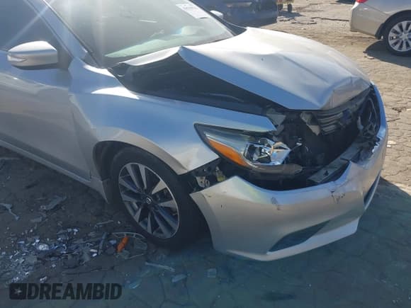 ✅ 2016 Nissan Altima SV • VIN: 1N4AL3APXGC279609 • Lot: 43539522. Listed on IAAI with 170,619 mi. Free auction sales archive from the USA and detailed vehicle history report at DreamBid. Image 6.