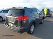 ✅ 2015 Toyota RAV4 LE • VIN: JTMBFREV7FJ031703 • Lot: 43613721. Listed on IAAI with 137,243 mi. Free auction sales archive from the USA and detailed vehicle history report at DreamBid. Image 4.