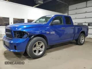 2017 Ram 1500 Express z VIN 1C6RR7FT2HS607693, wystawiony jako Copart lot #82748725 z przebiegiem 56 821 mil mil oraz Szkoda całkowita • Salvage title. Historia ofert i sprzedaży dostępna na DreamBid. Obrazek 1.