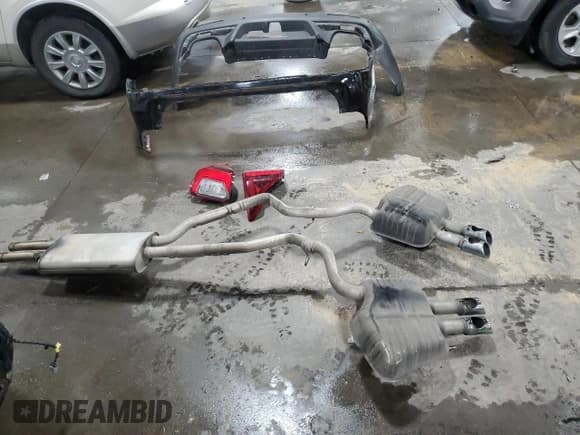 ✅ 2020 Ford Explorer ST • VIN: 1FM5K8GC6LGB32170 • Lot: 90241695. Wystawiony na Copart z przebiegiem 80 513 mil. Bezpłatny archiwum sprzedaży aukcyjnych z USA i szczegółowy raport historii pojazdu na DreamBid. Zdjęcie 13.