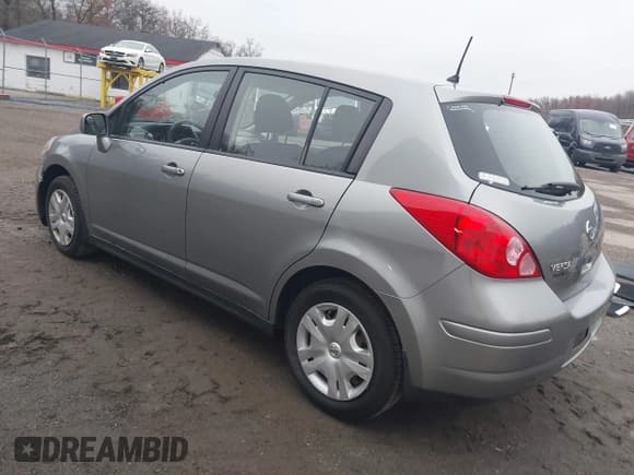 ✅ 2011 Nissan Versa S • VIN: 3N1BC1CP6BL500316 • Lot: 43684051. Listed on IAAI with 71,972 mi. Free auction sales archive from the USA and detailed vehicle history report at DreamBid. Image 3.