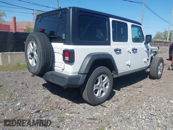 ✅ 2022 Jeep Wrangler Unlimited Sport S • VIN: 1C4HJXDG5NW254016 • Lot: 42214730. Listed on IAAI with 42,003 mi. Free auction sales archive from the USA and detailed vehicle history report at DreamBid. Image 4.