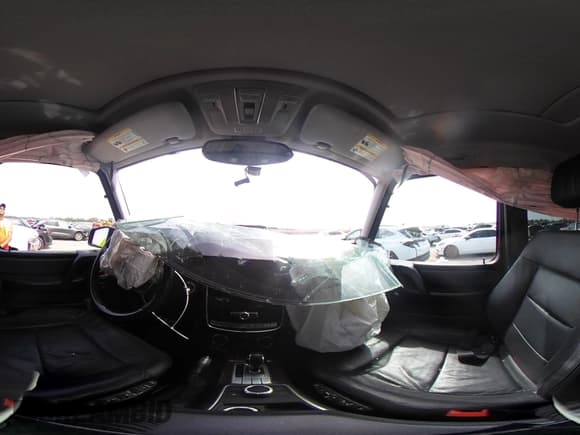 ✅ 2016 Mercedes-Benz G 550 • VIN: WDCYC3KF7GX250716 • Lot: 42272987. Wystawiony na IAAI z przebiegiem 106 545 mil. Bezpłatny archiwum sprzedaży aukcyjnych z USA i szczegółowy raport historii pojazdu na DreamBid. Zdjęcie 19.