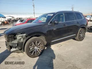 ✅ 2024 Volvo XC90 Plus Bright Theme • VIN: YV4062PE2R1206825 • Lot: 66565645. Wystawiony na Copart z przebiegiem 26 798 mil. Bezpłatny archiwum sprzedaży aukcyjnych z USA i szczegółowy raport historii pojazdu na DreamBid. Zdjęcie 1.