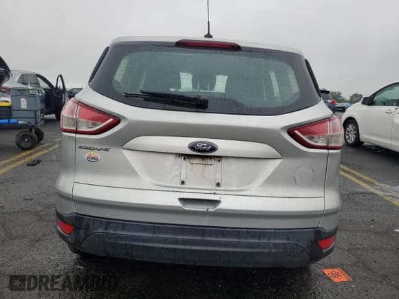 ✅ 2015 Ford Escape S • VIN: 1FMCU0F72FUC00591 • Lot: 84239935. Wystawiony na Copart z przebiegiem 189 255 mil. Bezpłatny archiwum sprzedaży aukcyjnych z USA i szczegółowy raport historii pojazdu na DreamBid. Zdjęcie 6.