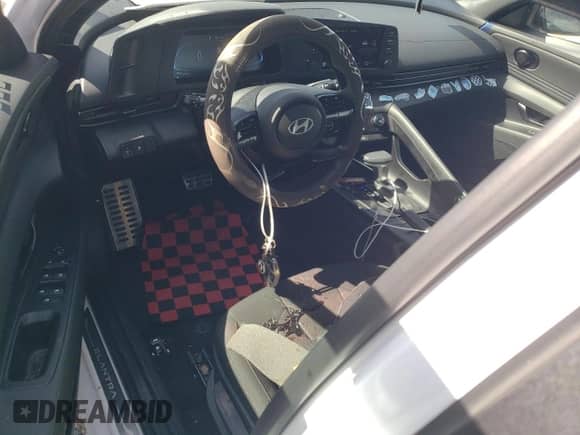 2025 Hyundai Elantra SEL Sport z VIN KMHLM4DG2SU874230, wystawiony jako Copart lot #70351645 z przebiegiem 11 722 mil mil oraz Szkoda całkowita • Salvage title. Historia ofert i sprzedaży dostępna na DreamBid. Obrazek 8.