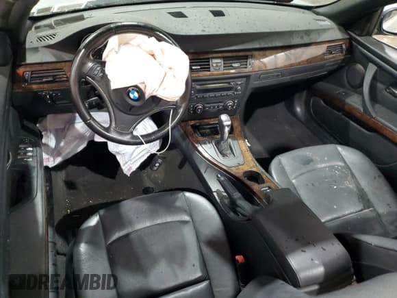 ✅ 2007 BMW 3 Series 328i • VIN: WBAWR33567PX79220 • Lot: 71395355. Wystawiony na Copart z przebiegiem 115 414 mil. Bezpłatny archiwum sprzedaży aukcyjnych z USA i szczegółowy raport historii pojazdu na DreamBid. Zdjęcie 8.