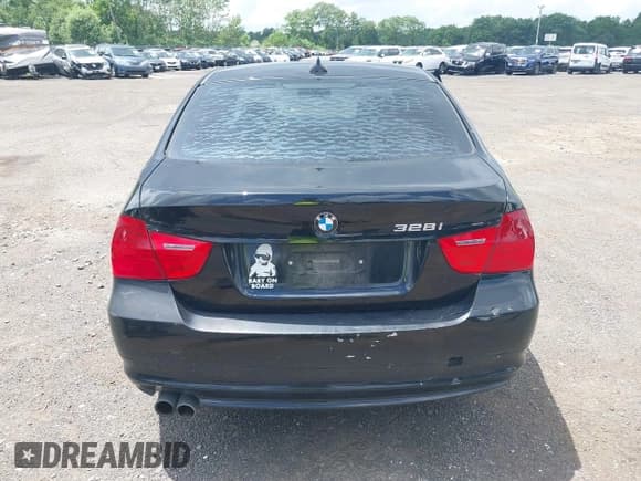 ✅ 2010 BMW 3 Series 328i xDrive • VIN: WBAPK5C53AA652486 • Lot: 42635033. Listed on IAAI with 125,969 mi. Free auction sales archive from the USA and detailed vehicle history report at DreamBid. Image 16.