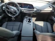 ✅ 2025 Cadillac LYRIQ • VIN: 1GYKPNRL3SZ311817 • Lot: 68048255. Wystawiony na Copart z przebiegiem 6 612 mil. Bezpłatny archiwum sprzedaży aukcyjnych z USA i szczegółowy raport historii pojazdu na DreamBid. Zdjęcie 8.