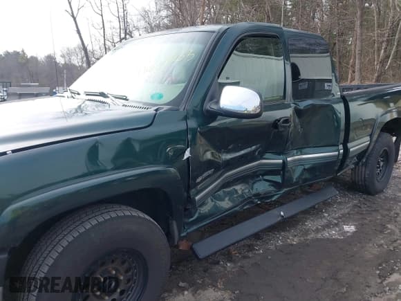 ✅ 2001 Chevrolet Silverado 1500 • VIN: 2GCEK19V611118631 • Лот: 41669533. Опубликован ранее на IAAI с пробегом 104 976 миль. Бесплатный доступ к архиву аукционных продаж из США и подробный отчёт об истории автомобиля на DreamBid. Изображение 6.