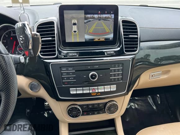 ✅ 2018 Mercedes-Benz GLE 43 AMG • VIN: 4JGED6EB4JA117367 • Лот: 90942365. Опубликован ранее на Copart с пробегом 97 437 миль. Бесплатный доступ к архиву аукционных продаж из США и подробный отчёт об истории автомобиля на DreamBid. Изображение 10.