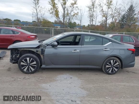 ✅ 2022 Nissan Altima SV • VIN: 1N4BL4DV1NN342750 • Lot: 43435729. Wystawiony na IAAI z przebiegiem 49 681 mil. Bezpłatny archiwum sprzedaży aukcyjnych z USA i szczegółowy raport historii pojazdu na DreamBid. Zdjęcie 15.