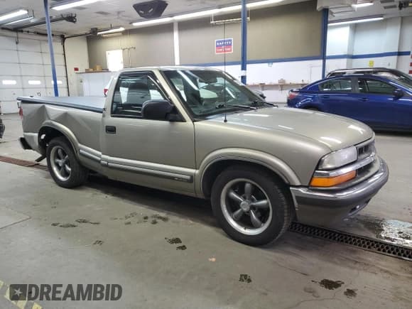 ✅ 2000 Chevrolet S-10 LS • VIN: 1GCCS14W6YK297867 • Лот: 88991925. Опубликован ранее на Copart с пробегом 189 214 миль. Бесплатный доступ к архиву аукционных продаж из США и подробный отчёт об истории автомобиля на DreamBid. Изображение 4.