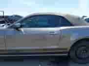 2014 Ford Mustang V6 с VIN 1ZVBP8EM1E5291808, выставлен на аукционе IAAI как лот 42353380 с пробегом 87 733 миль миль и . История ставок и продаж доступна на DreamBid. Изображение 15.