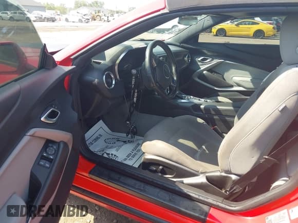 ✅ 2021 Chevrolet Camaro 1LT • VIN: 1G1FB3DS7M0102976 • Lot: 42936629. Wystawiony na IAAI z przebiegiem 68 360 mil. Bezpłatny archiwum sprzedaży aukcyjnych z USA i szczegółowy raport historii pojazdu na DreamBid. Zdjęcie 5.