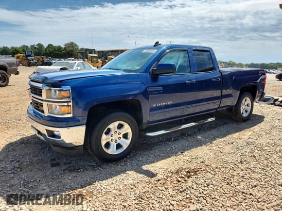 ✅ 2015 Chevrolet Silverado 1500 LT • VIN: 1GCVKREC6FZ411611 • Lot: 70328325. Listed on Copart with 105,981 mi. Free auction sales archive from the USA and detailed vehicle history report at DreamBid. Image 1.